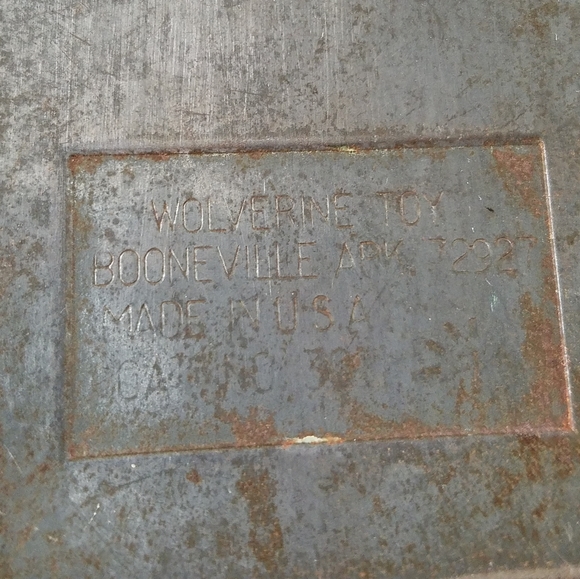 Vintage Wolverine Toy Iron- Metal/Plastic - Picture 4 of 4